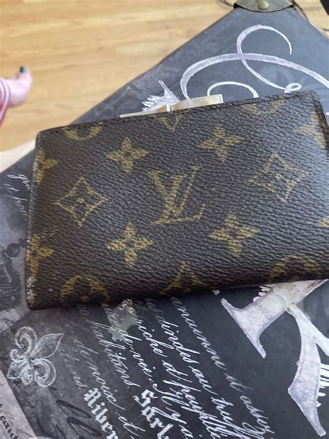 buys used louis vuitton wallet womens